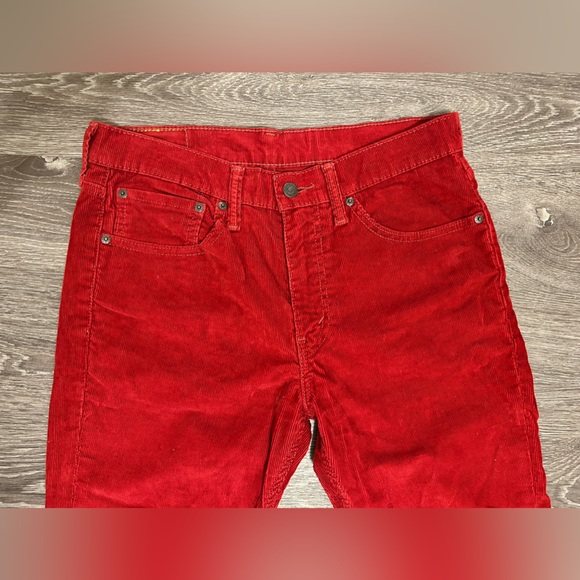 Red Levi’s Corduroy Women’s Pants - Picture 5 of 6